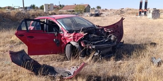 Aksaray'da otomobil yoldan çıktı: Beş yaralı