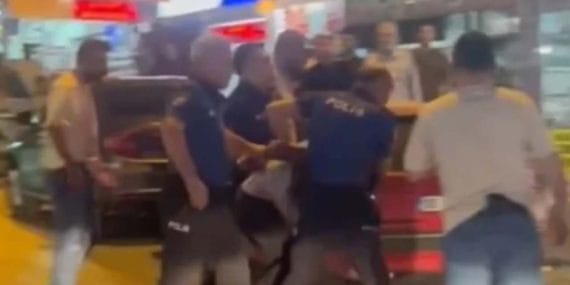 Uyuşturucu Etkisindeki Şahısların Ambulansa Saldırısı: Gözaltı