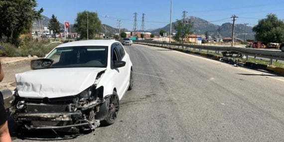 Eğirdir'de Viraj Kazası: 3 Yaralı