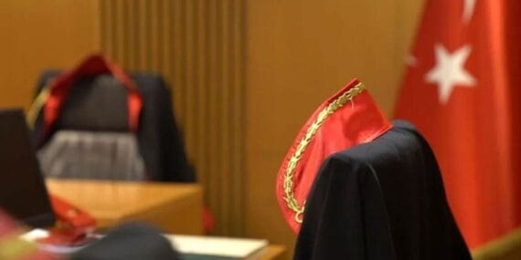 İzmir Büyükşehir Belediyesi davasında tahliye kararı veren hakimlere görev değişikliği!