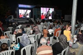 Isparta Belediyesi'nin Yaz Akşamları Mahalle Sineması Devam Ediyor