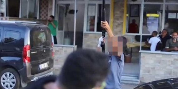 Çorlu'da Sokak Röportajında Pompalı Tüfekle Havaya Ateş Eden Çocuk Tutuklandı