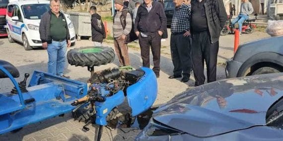 Senirkent'te Otomobil-Patpat Çarpışması: İki Yaralı