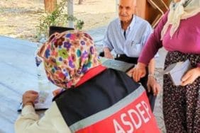 Isparta Sosyal Hizmetler Ekipleri Hane Ziyaretleriyle İhtiyaçları Yerinde Belirliyor