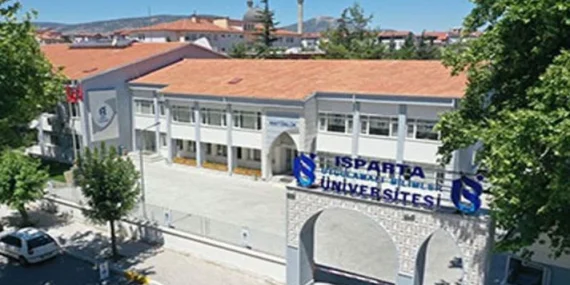 ISUBÜ 2025-2026 Akademik Yılına Başladı: Öğrenciler ve Akademisyenlere Başarı Dileği