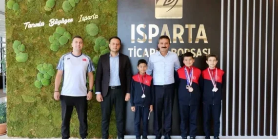 Başarılı sporculardan Borsa Başkanı Şahin’e ziyaret