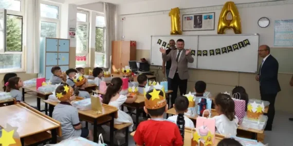 İl Millî Eğitim Müdürü Ocak, Uyum Haftası'nda Miniklerle Buluştu