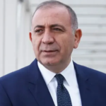CHP İstanbul İl Başkanlığı'na Kayyum Gürsel Tekin'in Gelişi Gerginliğe Yol Açtı