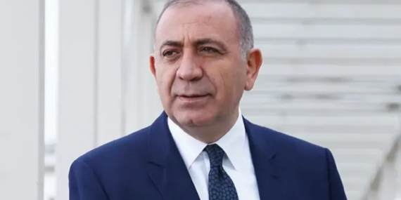 CHP İstanbul İl Başkanlığı'na Kayyum Gürsel Tekin'in Gelişi Gerginliğe Yol Açtı