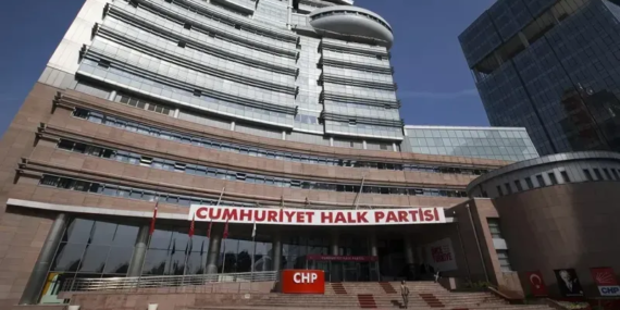 CHP İstanbul'da Olağanüstü Kongre Kararı: 500'den Fazla Delegenin İmzasıyla Başvuru Yapıldı