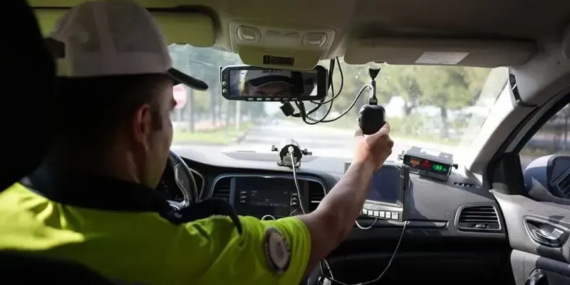 Isparta'da Hız Sınırını Aşan Sürücülere Ceza Yağmuru