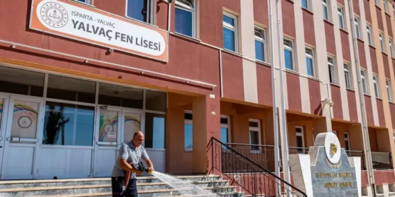 Yalvaç'ta Kapsamlı Temizlik Seferberliği: Okullar ve Ortak Alanlar Pasparlak