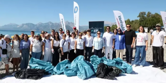 Konyaaltı'nda Uluslararası Kıyı Temizliği: Antalya, Temiz Bir Gelecek İçin El Ele