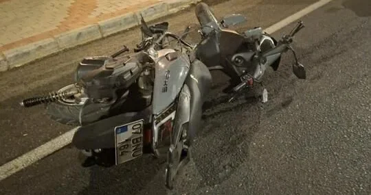 Alanya’da otomobil ile çarpışan motosikletli hayatını kaybetti