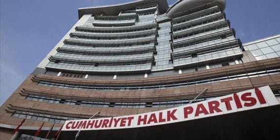 CHP'nin İstanbul İl Kongresi İptali: Partiden Sert Tepki ve 'Yok Hükmünde' Kararı