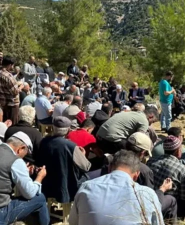 İmam Hatip, Eşinin Cenaze Namazını Kıldırdı