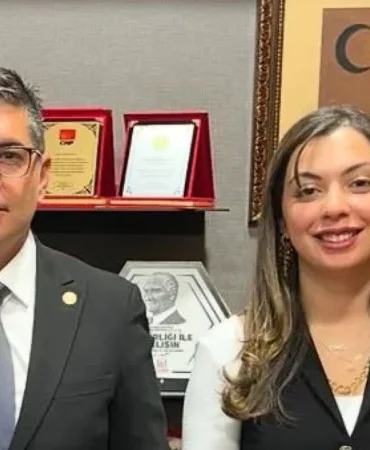 CHP'de Halıcı ve Taşer Tekrar Parti Meclisi'nde