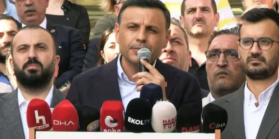 CHP'li Belediye Başkanına Şantaj İddiası: 'AK Parti'ye Geç Ya Da Operasyon Olacak'