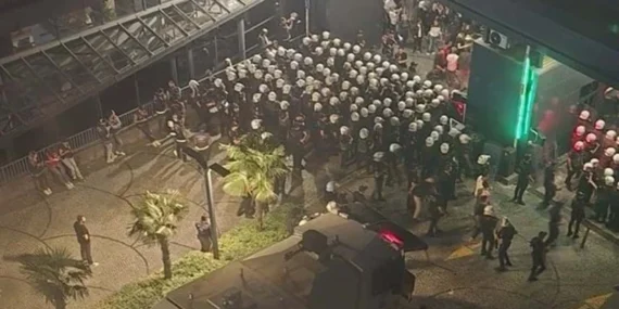 Sanatçılar Kayyım Kararına Tepki Gösterdi: Demokrasi ve Özgür Sanat Çağrısı