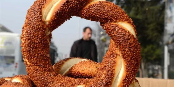 Ankara'da Simit Fiyatı 20 TL'ye Çıktı: Vatandaştan Tepki ve Esnaftan Açıklama
