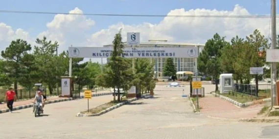 Yalvaç Üniversitelerinde 65 Öğrenci Kayıt Yaptırmadı: Boş Kontenjanlar İçin Ek Yerleştirme