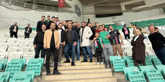 Taraftarlardan Başkan Özdemir’e sevgi seli: Büyük Başkan