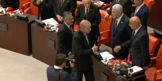 Ankara Kulislerini Hareketlendiren Gelişme: Meclis'te Liderler Yeni Yasama Yılında Bir Araya Geldi