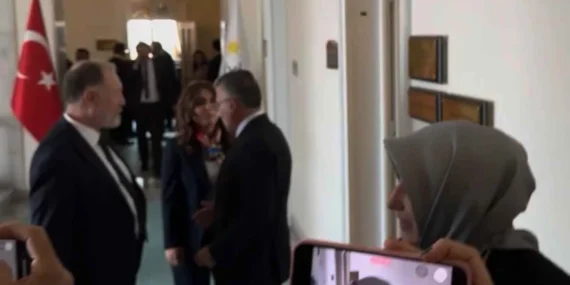 Meclis'te Gündem Değiştiren Ziyaret: AKP Heyetinden DEM Parti'ye 'Tokalaşma' Açıklaması