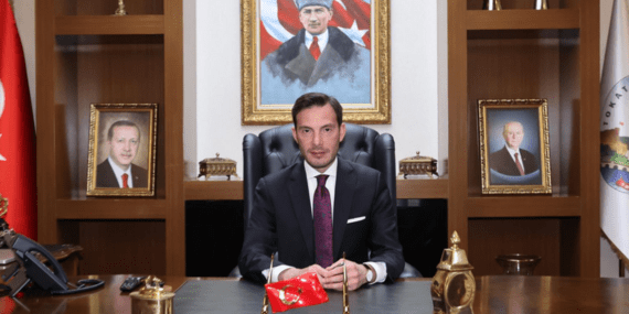 Tokat Belediye Başkanı'nın makamında böcek şoku