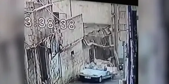 Dede-Osman-Mahallesi8217nde-duvar-otomobilin-uzerine-coktu-featured