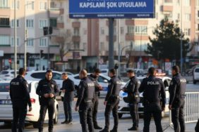 Isparta-Emniyetinden-3-Farkli-Noktada-Kapsamli-Sok-Uygulama-gemini