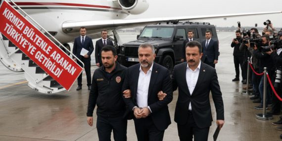 Kirmizi-Bultenle-Aranan-Serdar-Sertcelik-Turkiyeye-Getirildi-gemini