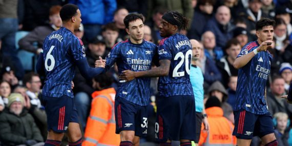 Lider-Arsenal-Leeds-United-Deplasmaninda-Sov-Yapti-4-0-featured