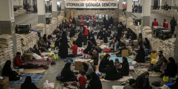 Tahranda-Savas-Hazirligi-Otoparklar-Siginaga-Donusuyor-gemini