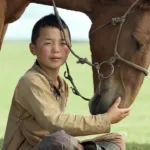 The-Steed-Filmi-Konusu-Oyunculari-ve-IMDb-Puani-featured