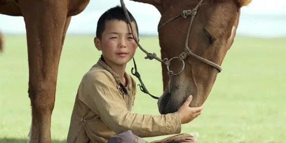 The-Steed-Filmi-Konusu-Oyunculari-ve-IMDb-Puani-featured