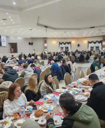 Gölcük'te Şehit ve Gazi Aileleri İçin Anlamlı İftar Programı