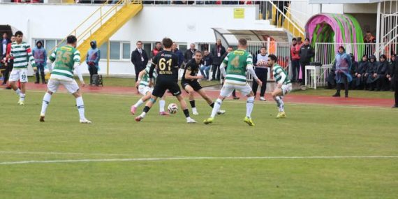 Isparta 32 Spor Lider Bursaspor'a Geçit Vermedi: Puanlar Paylaşıldı