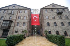 İzmir Büyükşehir'den Vakıflar'a Mülkiyet Tepkisi: Yargı Süreci Başlatıldı