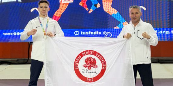 SDÜ Öğrencisi Burak Çümen Muay Thai'de Türkiye İkincisi Oldu