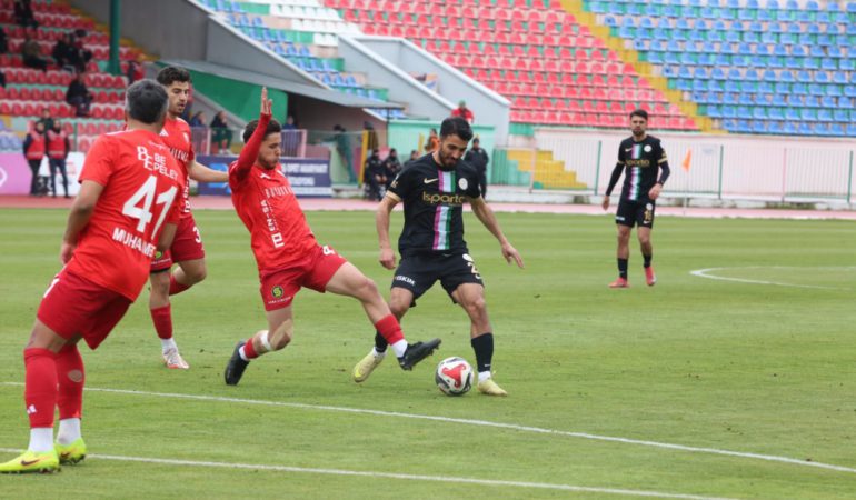 TFF 2. Lig: Isparta 32 Spor Deplasmanda Aliağa FK'yı 5-1 Devirdi