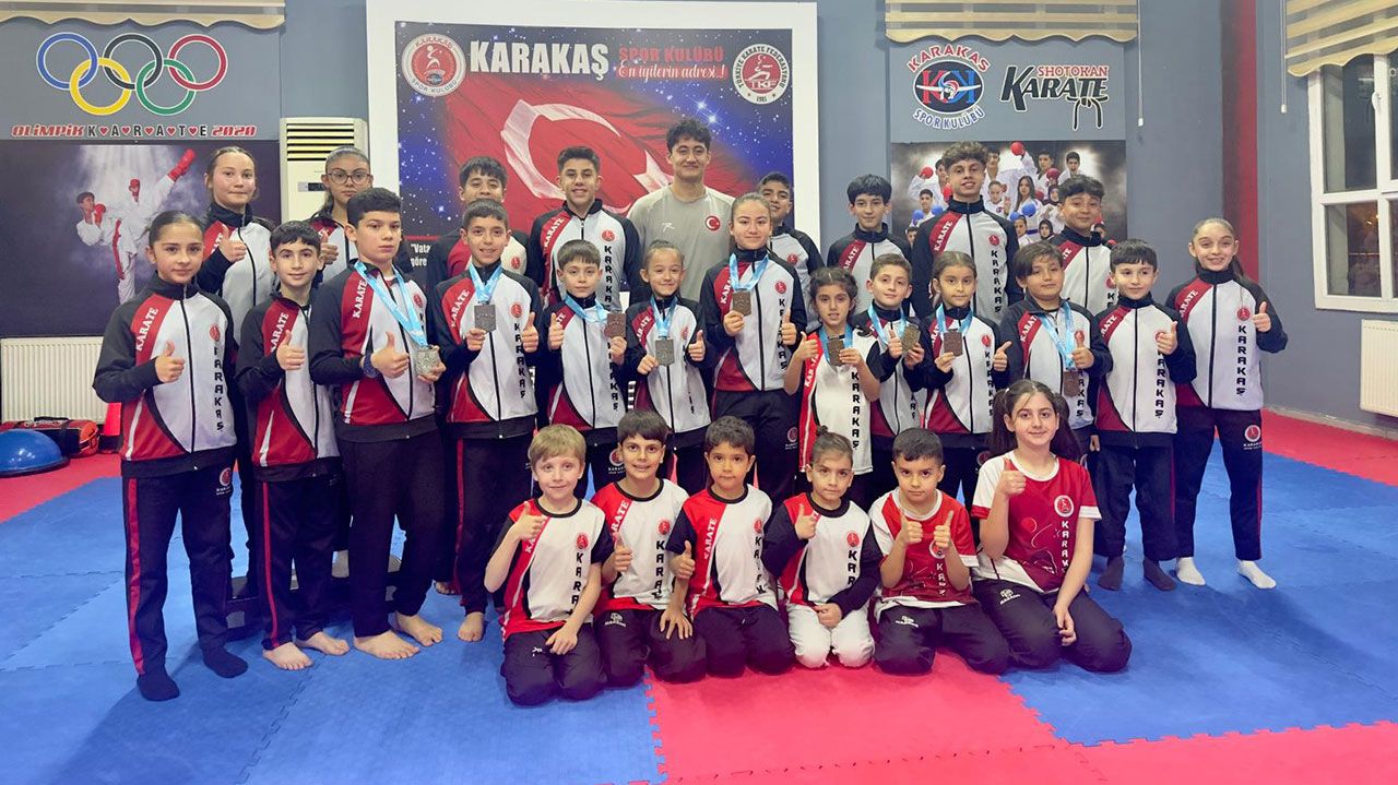 Türkiye Karate Şampiyonası'nda Karakaş Spor'dan Madalya Yağmuru