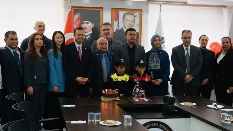 Isparta Emniyetinden Şehit Oğlu Bircan'a Sürpriz Doğum Günü