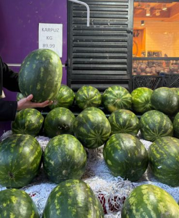 Yazın Habercisi Karpuz Pazar Tezgahlarında Yerini Aldı